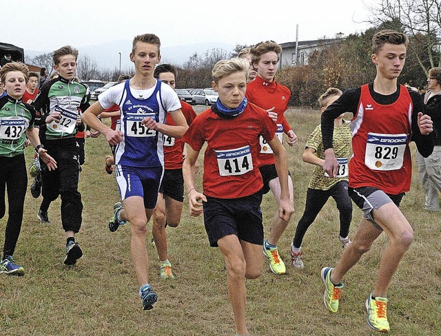 Den Zuschauern wurden beim Crosslauf in Wyhl wieder spannende Lufe geboten.   | Foto: Jrgen Schweizer