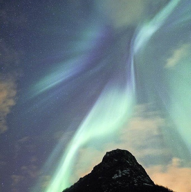 Farbiges Leuchten am nchtlichen Himmel   | Foto: ZVG