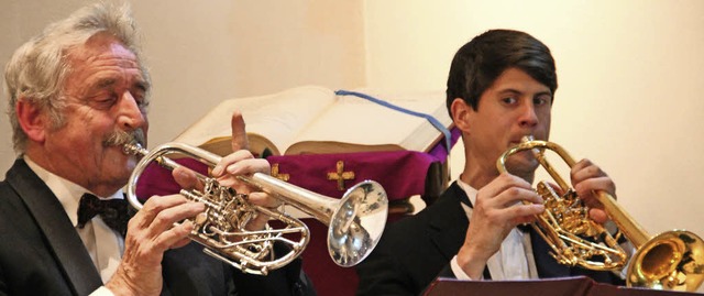Virtuoses Spiel auf der Trompete: Prof...ks) bei seinem Auftritt in St. Erasmus  | Foto: Sabine Model