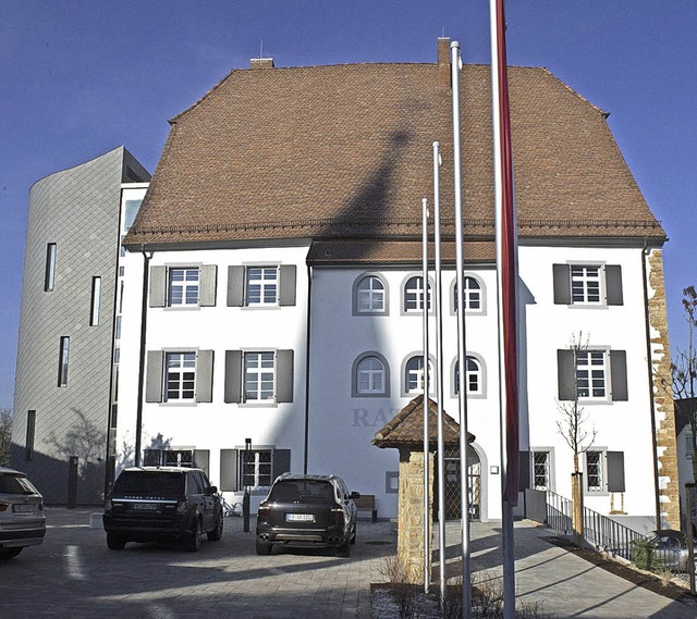 Eingeweiht wurde das Eschbacher Castell als neues Rathaus.  | Foto: Volker Mnch