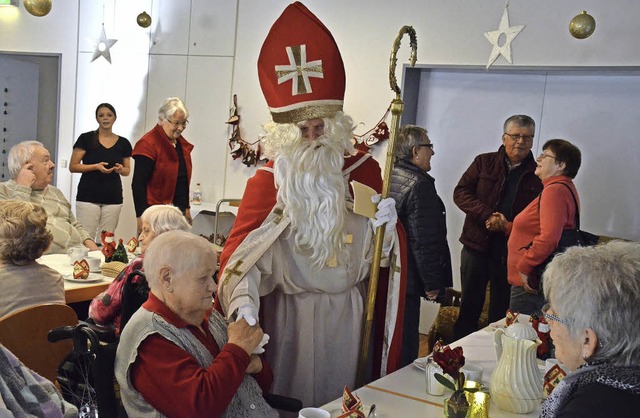 Nikolausfeier mit den Bewohnern des Altenpflegeheims St. Margarethen in Staufen  | Foto: Gabriele Hennicke