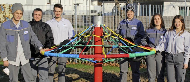 Das Werk ist vollbracht, der Drehkreis...ichkeit zum Spielen im Freien besteht.  | Foto: Rolf Reimann