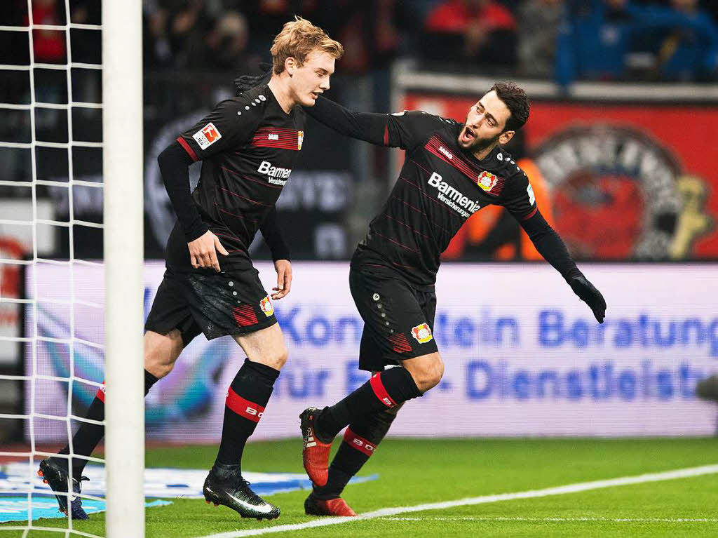 Brandt bereitet vor, Calhanoglu vollstreckt: Leverkusen mit dem Ausgleich.