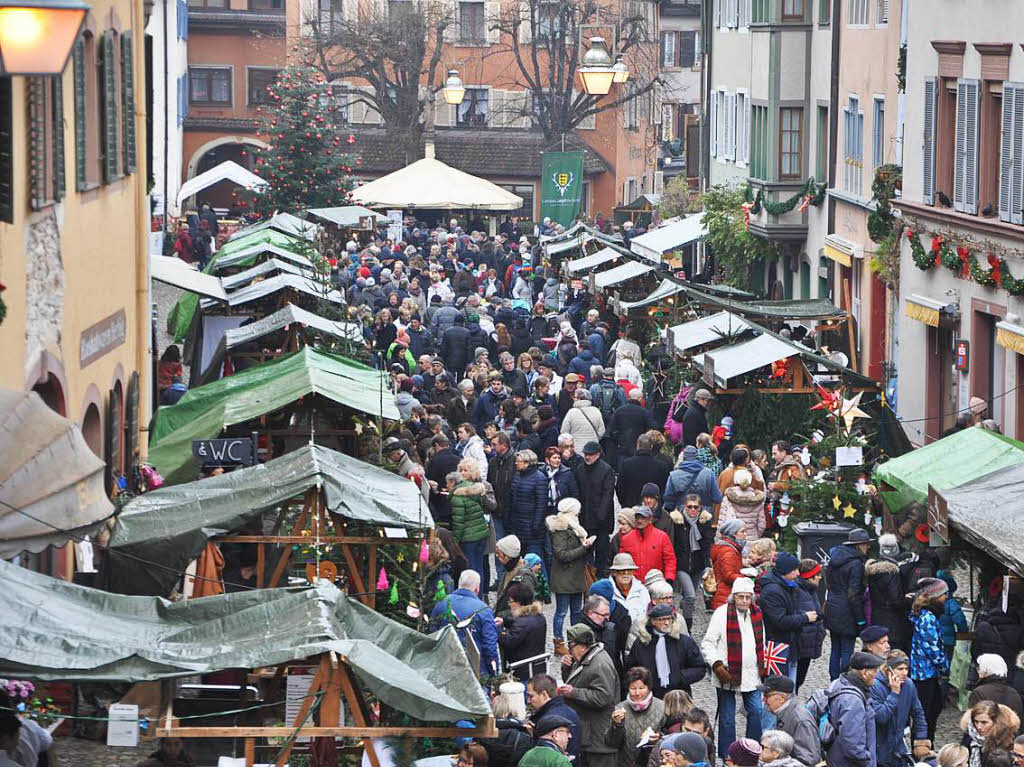 Der Weihnachtsmarkt in Staufen hat wieder zahlreiche Besucher angelockt.