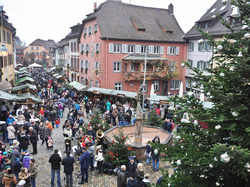 Der Weihnachtsmarkt in Staufen hat wieder zahlreiche Besucher angelockt.