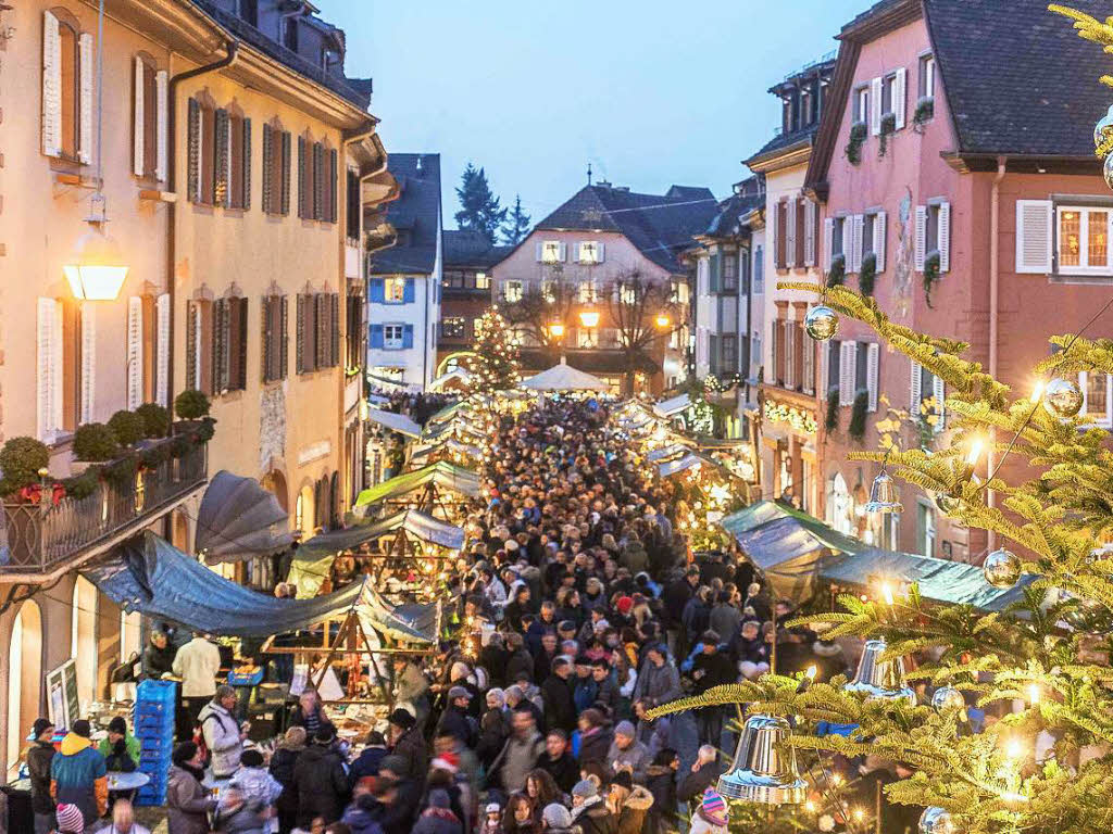 Der Weihnachtsmarkt in Staufen hat wieder zahlreiche Besucher angelockt.