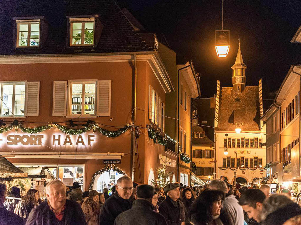 Der Weihnachtsmarkt in Staufen hat wieder zahlreiche Besucher angelockt.