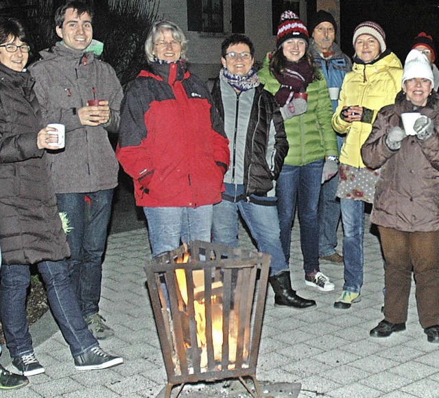 Innehalten, Zuhren, sich an heien Ge...Angebot  nahmen zahlreiche Brger an.   | Foto: Ounas-Krusel