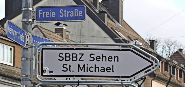 Ein neues Hinweisschild an der &#8222;...r bekannt unter Sehbehindertenschule.   | Foto: Sylvia Sredniawa