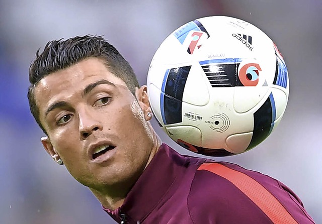 Frisiert Cristiano Ronaldo seine Steue... genauso sorgfltig wie sein Haar?      | Foto: AFP
