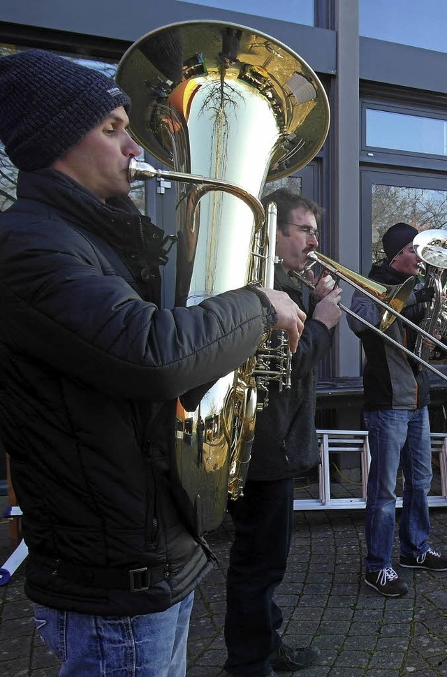 Blasmusiker sorgten fr einen stimmung... durfte hben wie drben nicht fehlen.  | Foto: Gottfried Blansche, Manfred Lange, Otmar Faller