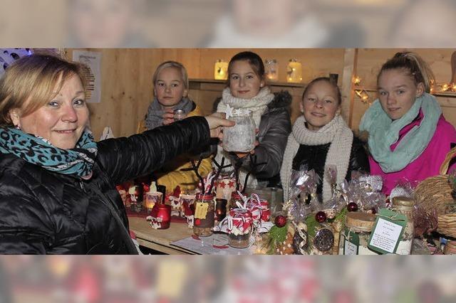 Adventsmarkt ganz in Handarbeit