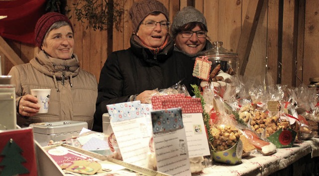 Die drei lustigen Schwestern auf dem Weihnachtsmarkt   | Foto: Erich Krieger