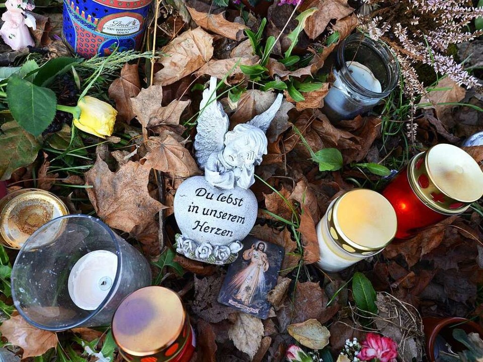 Kerzen zum Gedenken an Maria L.  | Foto: Rita Eggstein