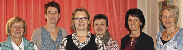 Die Vorsitzende des Bezirks Donaueschi...zende) und Heidi Engesser (von links).  | Foto: Christa Maier
