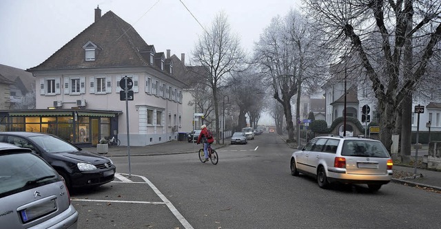 An der Kreuzung Post-, Zeppelin- und H... Radler und Fugnger unbersichtlich.  | Foto: Johannes Burkart