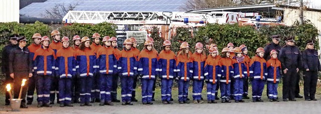 Wie die Orgelpfeifen: Der Nachwuchs de...rbara-Tag zu Ehren der Schutzheiligen.  | Foto: Feuerwehr Bad Krozingen