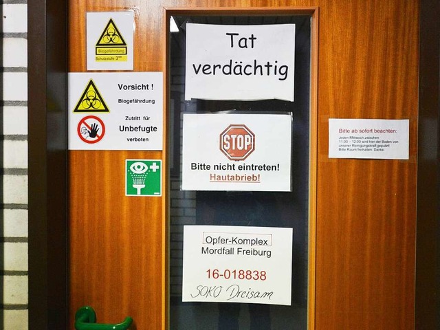 Eine Labortr des Kriminaltechnischen ...rdfalls in Freiburg bearbeitet werden   | Foto: dPa