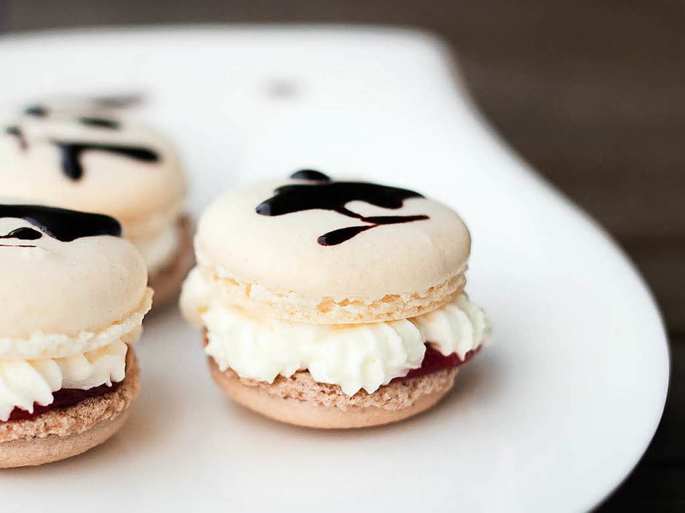 Die  Schwarzwlder Kirsch-Macarons.  | Foto: Nikola Schwarzer