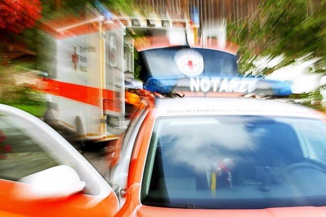 Auto stt in Lrrach mit Rettungswagen zusammen – ein Verletzter