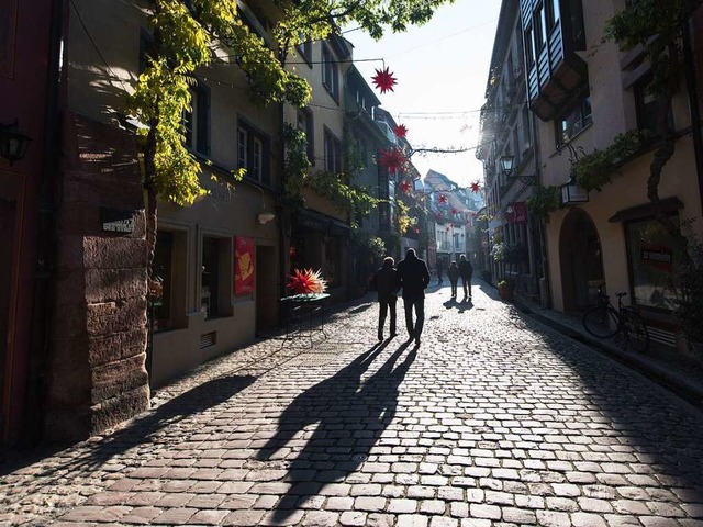 Viele Menschen in Freiburg sind tief betroffen.  | Foto: dpa