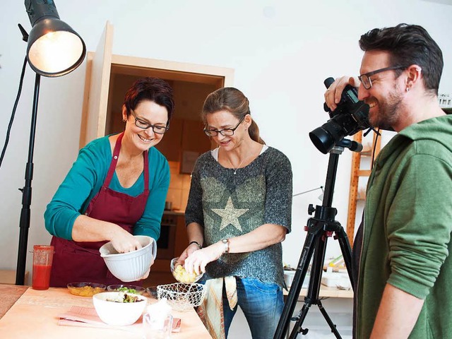 Elisabeth Zumkehr, Nicole Meier und J...ichte  natrlich in Szene (von links).  | Foto: Birgit-Cathrin Duval