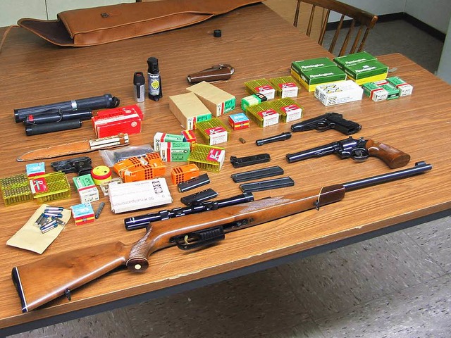 Die beschlagnahmten Waffen  | Foto: Amt fr ffentliche Ordnung