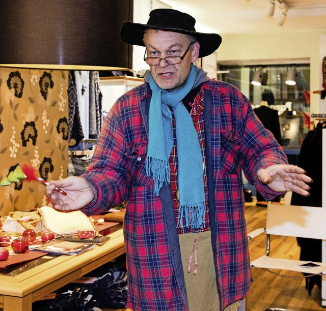 Prof. Sapinus (Philippe Rauel) trat im... beim Bummeln&#8220; im Paradiso auf.   | Foto: Gabriele Zahn