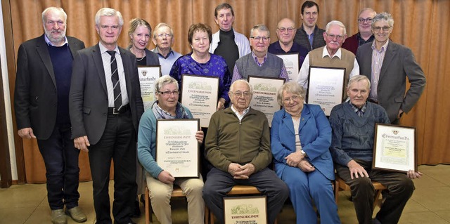 Die WG Oberrotweil ehrte  zahlreiche langjhrige Mitglieder.  | Foto: Thomas Rhenisch