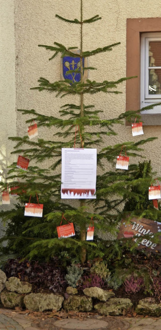 Derzeit hngen nur noch wenige Karten ...der Tourist Information in Lffingen.   | Foto: Martin Wunderle