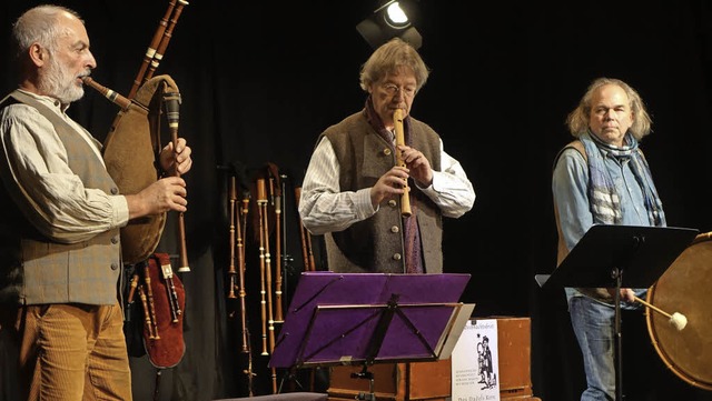 Das Trio &#8222;Des Dudels Kern&#8220;...n mit viel Beifall bedachtes Konzert.   | Foto: Frey