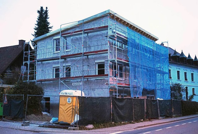 Im Neubau, der fr Flchtlinge, sozial... heranwachsende Flchtlinge einziehen.  | Foto: Julius Wilhelm Steckmeister