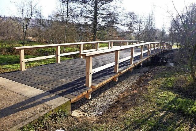 Die neue Holzbrücke ist fertig