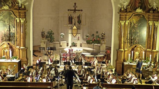 Die Musiker des Musikvereins Wasenweiler begeisterten bei ihrem Kirchenkonzert.   | Foto: Susanne Bremer