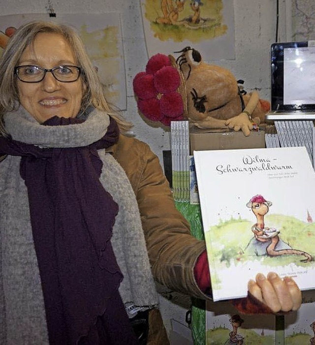 Ulrike Walter mit ihrem Buch &#8222;Wi... der Weihnachts-Bogart in Bollschweil   | Foto: Anne Freyer
