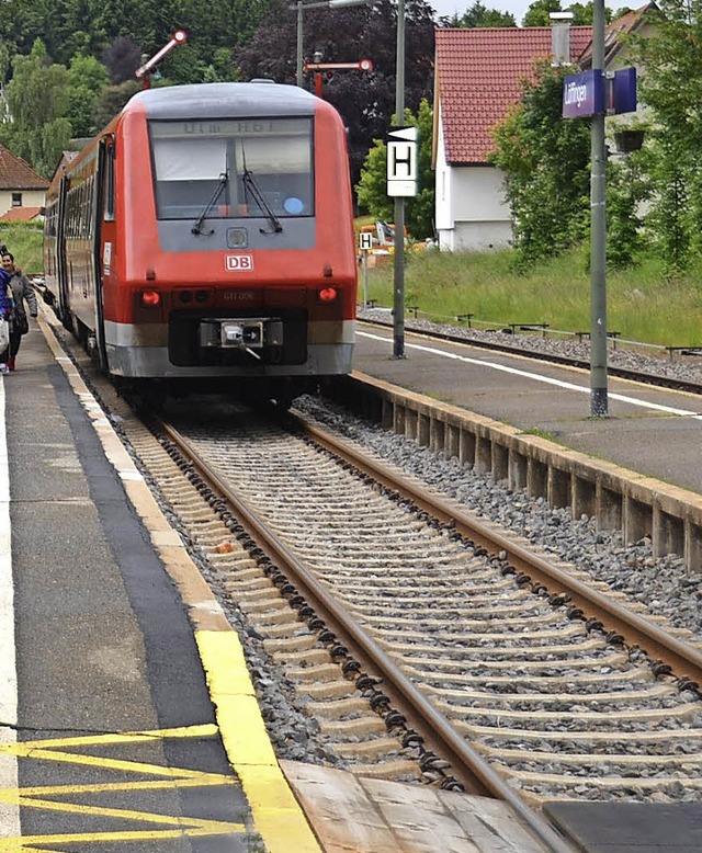 Die Dieselloks auf der Hllentalbahn-Ost sollen bald ausgedient haben.   | Foto: BZ-Archiv: Wunderle