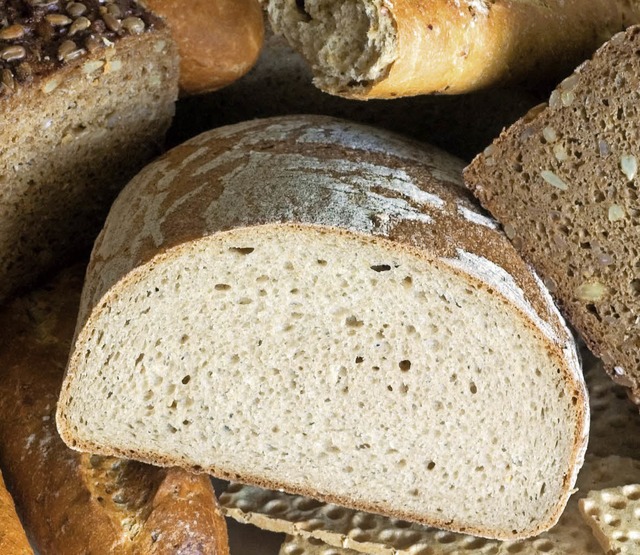 Frisches Brot gibt es in Harpolingen nicht mehr.   | Foto: Hans Wiedl/dpa