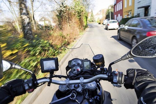Motorradraser zeigt vor Gericht Reue