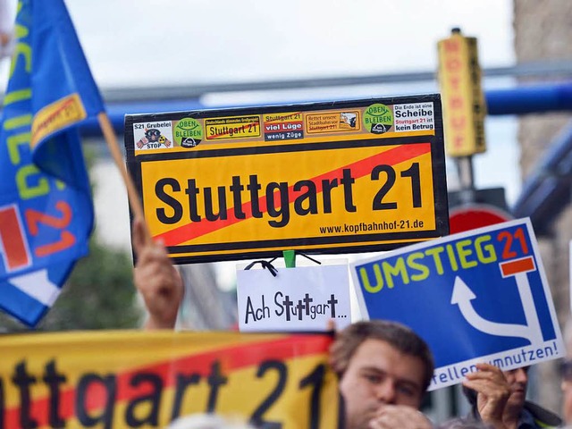 Stuttgart-21-Gegner kritisieren den Experten der Bahn.   | Foto: Dpa