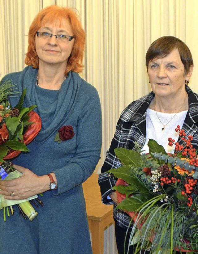 Verabschiedet aus dem Kreistag: Angeli...arstaller (links) und Elfriede Behnke   | Foto: Alexander