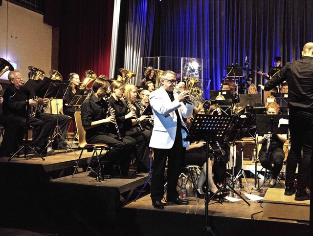 Trompeter Hanspeter Mirwald berzeugte das Publikum.   | Foto: Fotos: Zahn