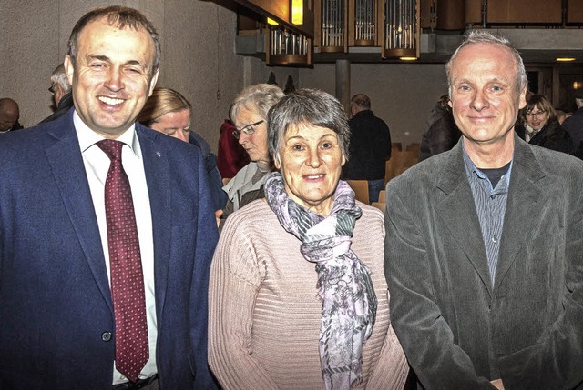 Bei der Gemeindeversammlung der Evange...la Wlker und Peter Kern (von links).   | Foto: Helmut Rothermel