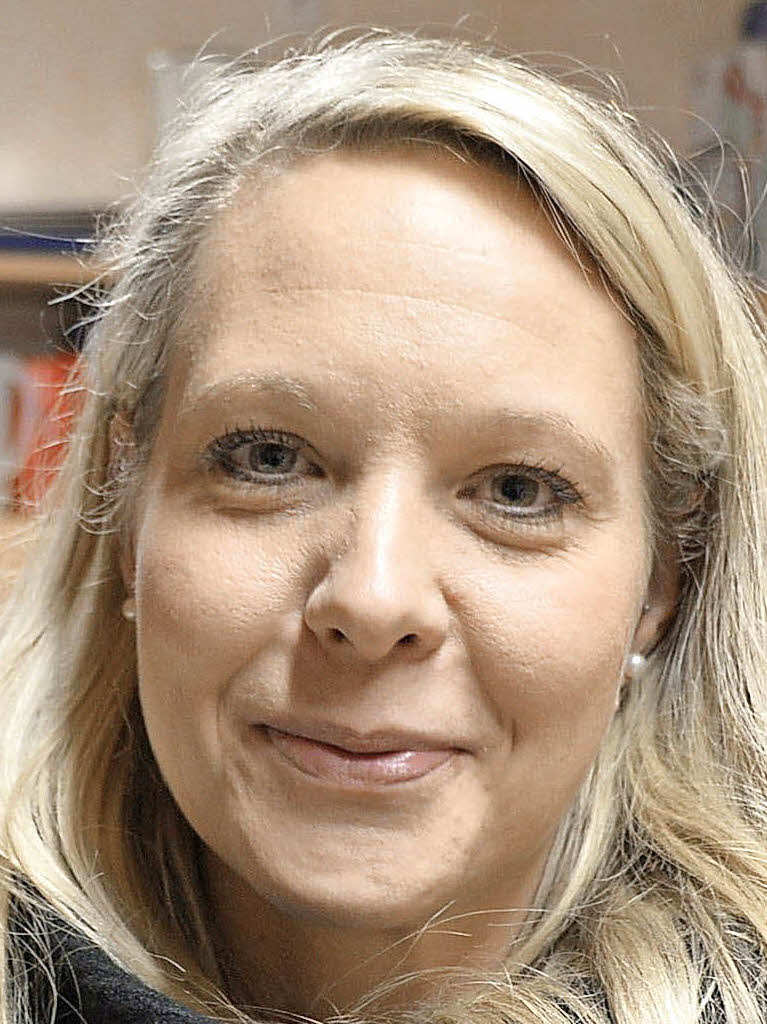 <BZ-Keyword>Esther Rieber </BZ-Keyword>(Kinderkrankenschwester), Wittlingen: „Das ist eigentlich ganz einfach. Was macht man mit dem Weihnachtsgeld, wenn man Kinder hat? Natrlich die Geschenke kaufen, die das Christkind dann bringt.“