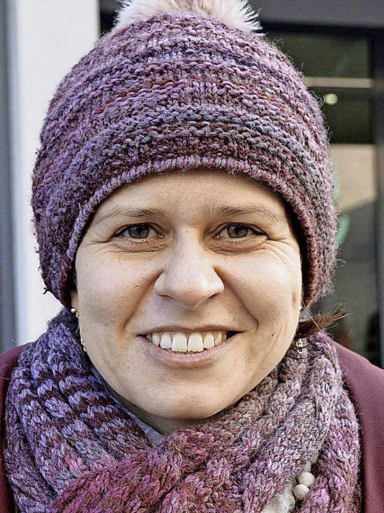 Katja Benkler (Diplom-Bibliothekarin), Rheinfelden: „Ich gebe das Weihnachtsgeld zum Teil fr Geschenke aus. Einen Teil werde ich anlegen und dann gebe ich einen Teil fr Urlaub aus. Das sind so die drei Bausteine.“