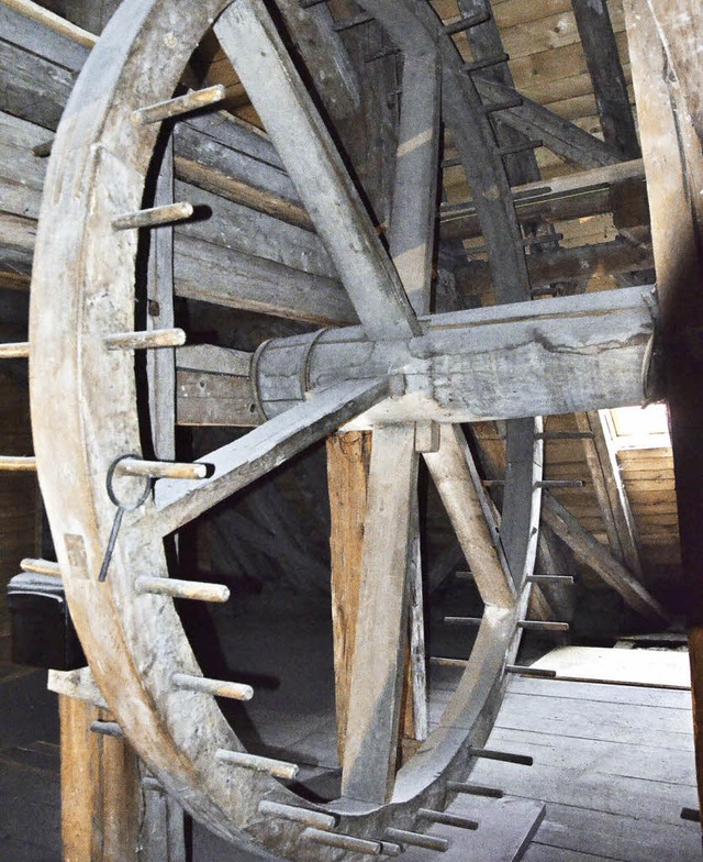 Das groe Rad des Lastenaufzugs soll erhalten bleiben.  | Foto: Martin Wunderle