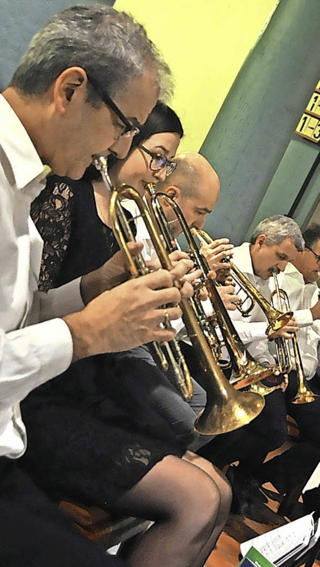 Zum Posaunenchor gehren auch andere wohlklingende Blechblasinstrumente.  | Foto: Herbert Geisler