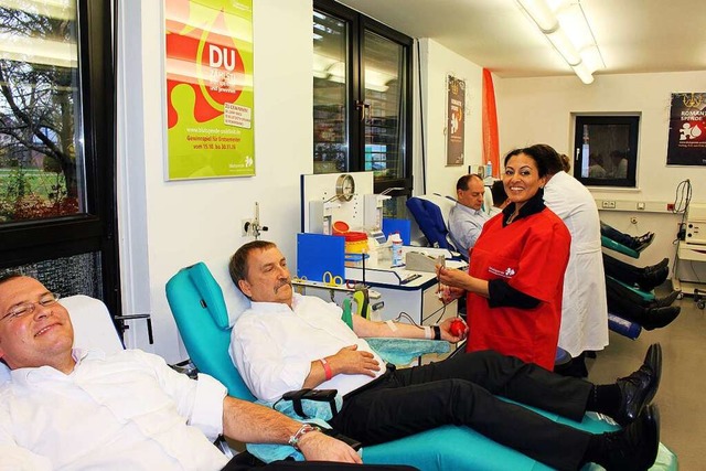 Blutspenden macht in der Gruppe noch m...nk bei einem gemeinsamen Spendetermin.  | Foto: Uniklinik Freiburg