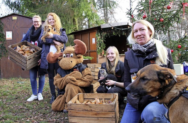 Die Tierweihnacht im Kreistierheim kan...nes Burkard und Leiterin Nadine Vgel.  | Foto: Gnter Vollmer