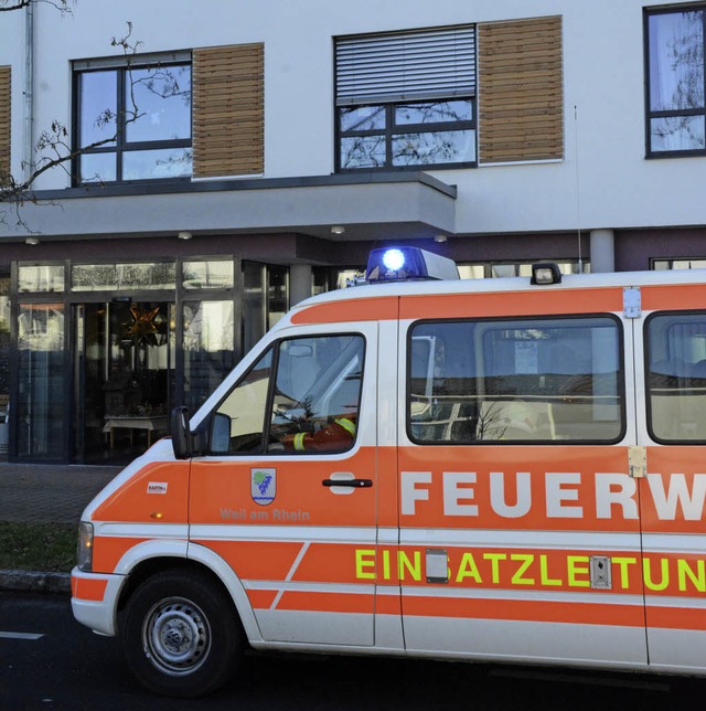 Feuerwehr vor dem Pflegeheim  | Foto: Hannes Lauber