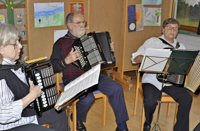 Das Handrgeli-Trio MBM sorgte bei der...er fr die musikalische Unterhaltung.   | Foto: Georg Diehl
